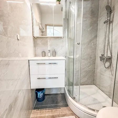 Leona Lux With Terrace & Free Parking Apartamento Zadar