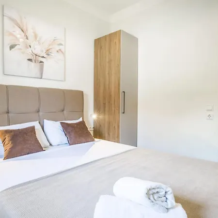 Leona Lux With Terrace & Free Parking Apartamento